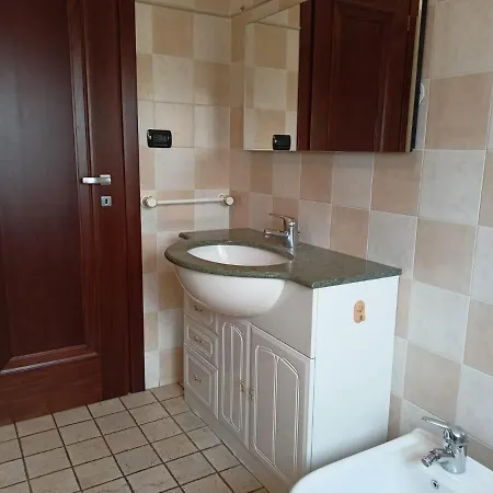 شقة Casa Caty بينيرولو